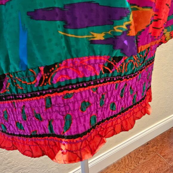 Vintage 1980s Assorti Blouse S Bold Abstract Ruffle Puff Sleeve Smocked Waist - Picture 7 of 9